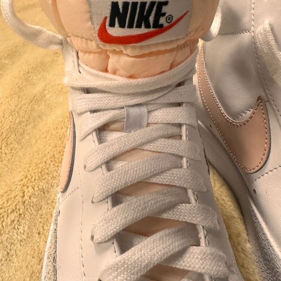 Nike Women’s Blazer Mid White Peach High-Top Sneakers - Soft Pink Swoosh - Picture 4 of 6